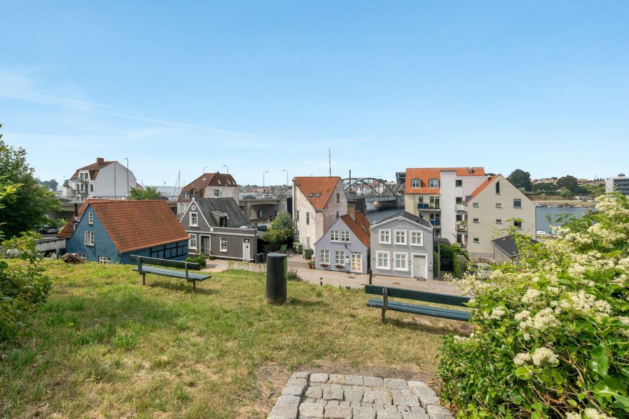 Luxury City Center Harbour Apartment 2 Bedroom Sønderborg Extérieur photo